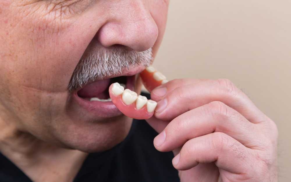 Cuidados dentales específicos para personas mayores