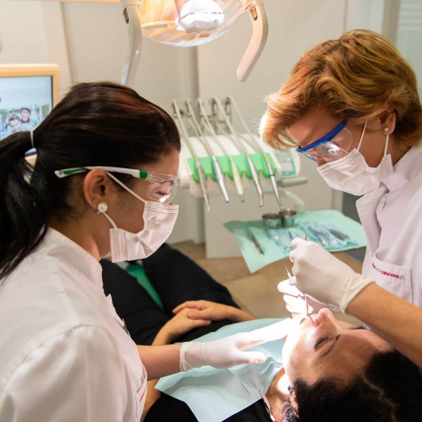 Reconstrucción dental en Barcelona